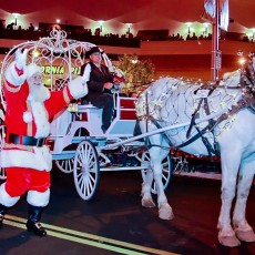 Santa Arrives at the Promende Temecula