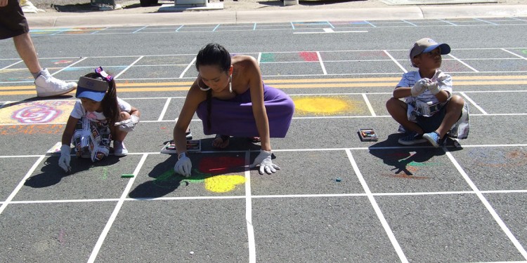 Promenade Temecula Hosts Street Painting Workshop